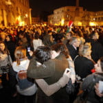 BACIO DOPO LE DIMISSIONI BERLUSCONI
