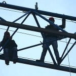 Sgombero del presidio di solidarieta' agli immigrati saliti sul gru per protestare contro le leggi sull'immigrazione