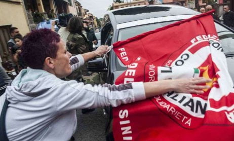 Funerali Priebke, arrivo del carro funebre