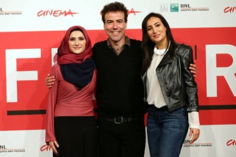 Sara El Debuch, Alessio Cremonini e Dana Keilani al photocall di "Border"