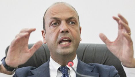 Conferenza stampa del Ministro Angelino Alfano in Prefettura a Caserta