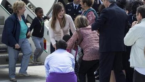 Ciampino, arrivo in Italia dei bambini congolesi adottati da famiglie italiane