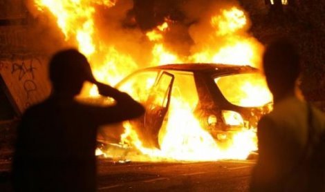 auto_incendiata