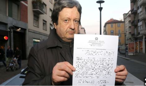 Balzi con una delle denunce - foto il giorno