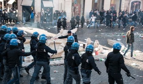 polizia-tifosi-olandesi
