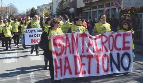 Immigrazione: nel Pisano corteo per dire basta profughi