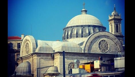 chiesa-istanbul-molotov