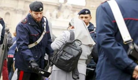 Suora perquisita in Vaticano. Per solita serie: fate quello che dico io, ma non quello che faccio io