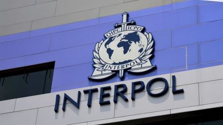 Chiede il permesso di soggiorno ma era ricercato dallinterpol ... Ritiro permesso di soggiorno roma