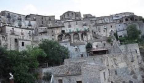 Calabria: a Oriolo case a 100 euro per fondazioni e cooperative