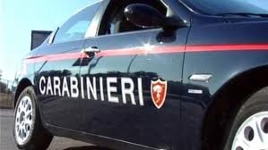 Sorpresi a fare sesso nel confessionale, aggrediscono i carabinieri