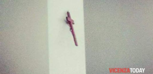 crocifisso rovesciato