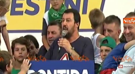 Lega a Pontida: bagno di folla per Salvini “vogliamo un Paese normale”