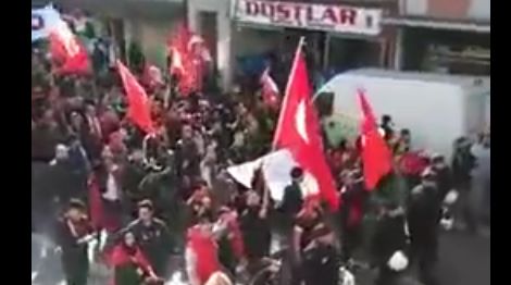 Colonia, 30mila persone per manifestazione a sostegno di Erdogan