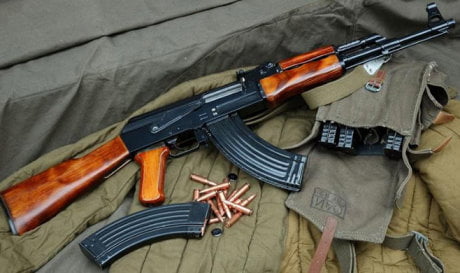 Toscana, arrestato albanese con kalashnikov e 21 kg di cocaina Toscana, arrestato albanese con kalashnikov e 21 kg di cocaina