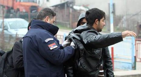 Montenegro: arrestati 6 kosovari che trasportavano clandestini in Italia