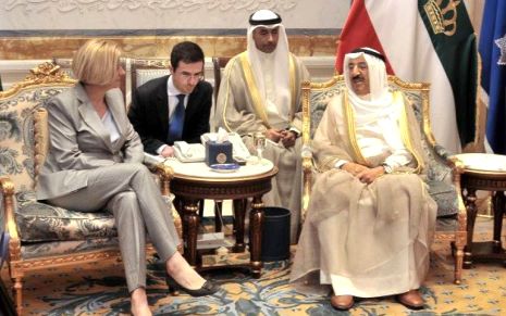 Roberta Pinotti in Kuwait