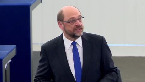 Il tedesco Schulz: “Punire finanziariamente i Paesi Ue che rifiutano migranti”