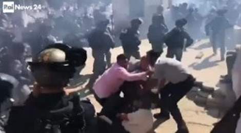 Festa islamica a Gerusalmme, violenze sulla Spianata delle Moschee