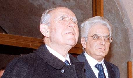 Ha danneggiato l’Italia, ma Mattarella loda Ciampi “uomo dell’orizzonte comune”