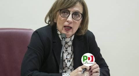zampa ‘Green Pass obbligatorio anche al supermercato’