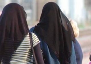 vietare il velo islamico