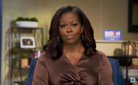 Michelle Obama, momento difficile: “Sono in terapia, sto attraversando una transizione” Michelle Obama, momento difficile: “Sono in terapia, sto attraversando una transizione”