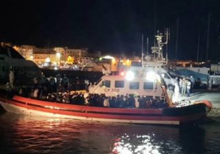 sbarchi guardia costiera