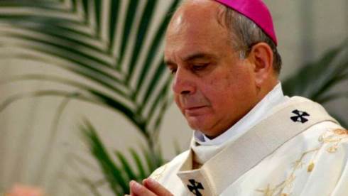 Vescovo di Catania abolisce padrino e madrina