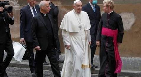 bergoglio senza mascherina