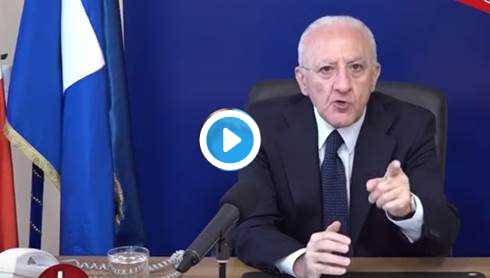 De Luca Dobbiamo vaccinarci tutti