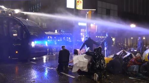 Olanda, manifestazione contro il lockdown
