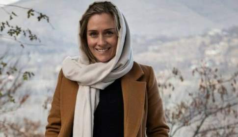 Charlotte Bellis accolta in afghanistan