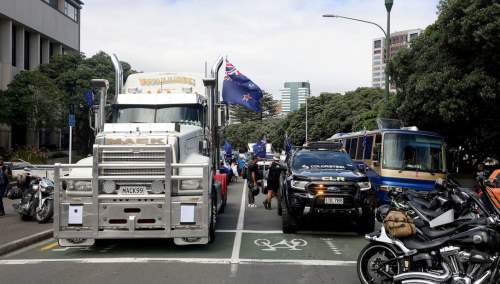 Nuova Zelanda: camion bloccano le strade intorno al Parlamento