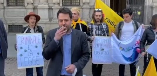 Daniele Nahum fuma cannabis