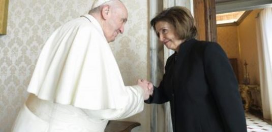 Nancy Pelosi e Bergoglio