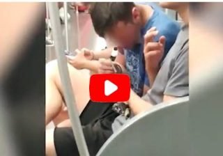 Sniffano cocaina in metro