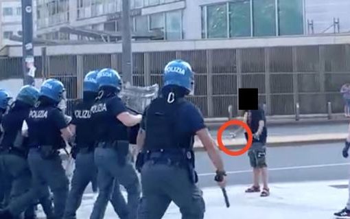 Poliziotti aggrediti a Milano