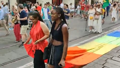 gay pride contro oscurantismo, razzismo e grassofobia