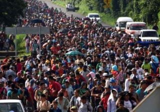 carovana di 11mila migranti