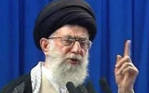 Iran, Khamenei agli Usa: ‘chi siete voi per stabilire cosa possiamo o non possiamo fare?’ Khamenei