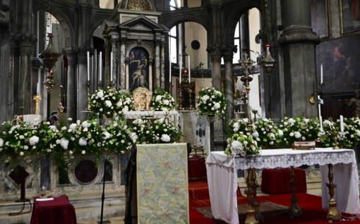 Lega propone bonus per matrimonio in chiesa: è bufera matrimonio in chiesa