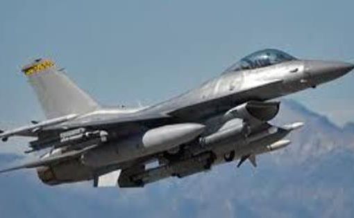 Danimarca, caccia in volo “per far rispettare la sovranità” F16
