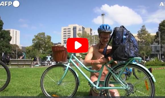 Australia ciclisti nudi