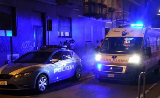 Firenze, tunisino accoltellato aggredisce i soccorritori e danneggia l’ambulanza ambulanza e polizia
