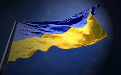 Lituania, toglie bandiera ucraina dal suo ufficio: rimosso ministro della Cultura bandiera ucraina