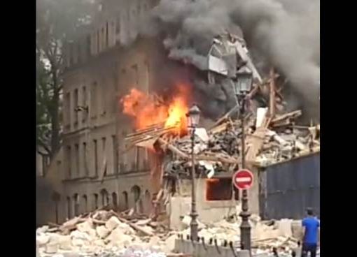 Parigi esplosione