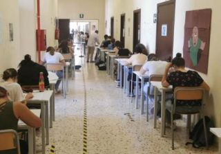 Studente all'esame di maturità