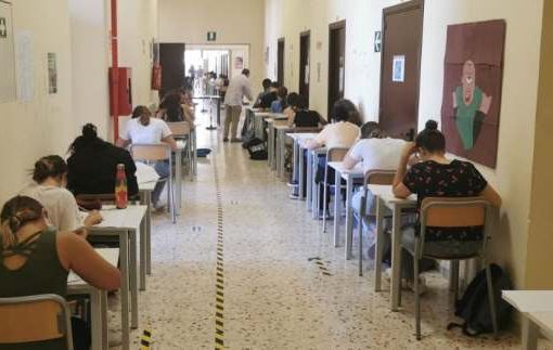 Studente all'esame di maturità