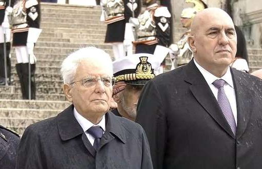Mattarella, il Governo e la guerra Mattarella e Crosetto